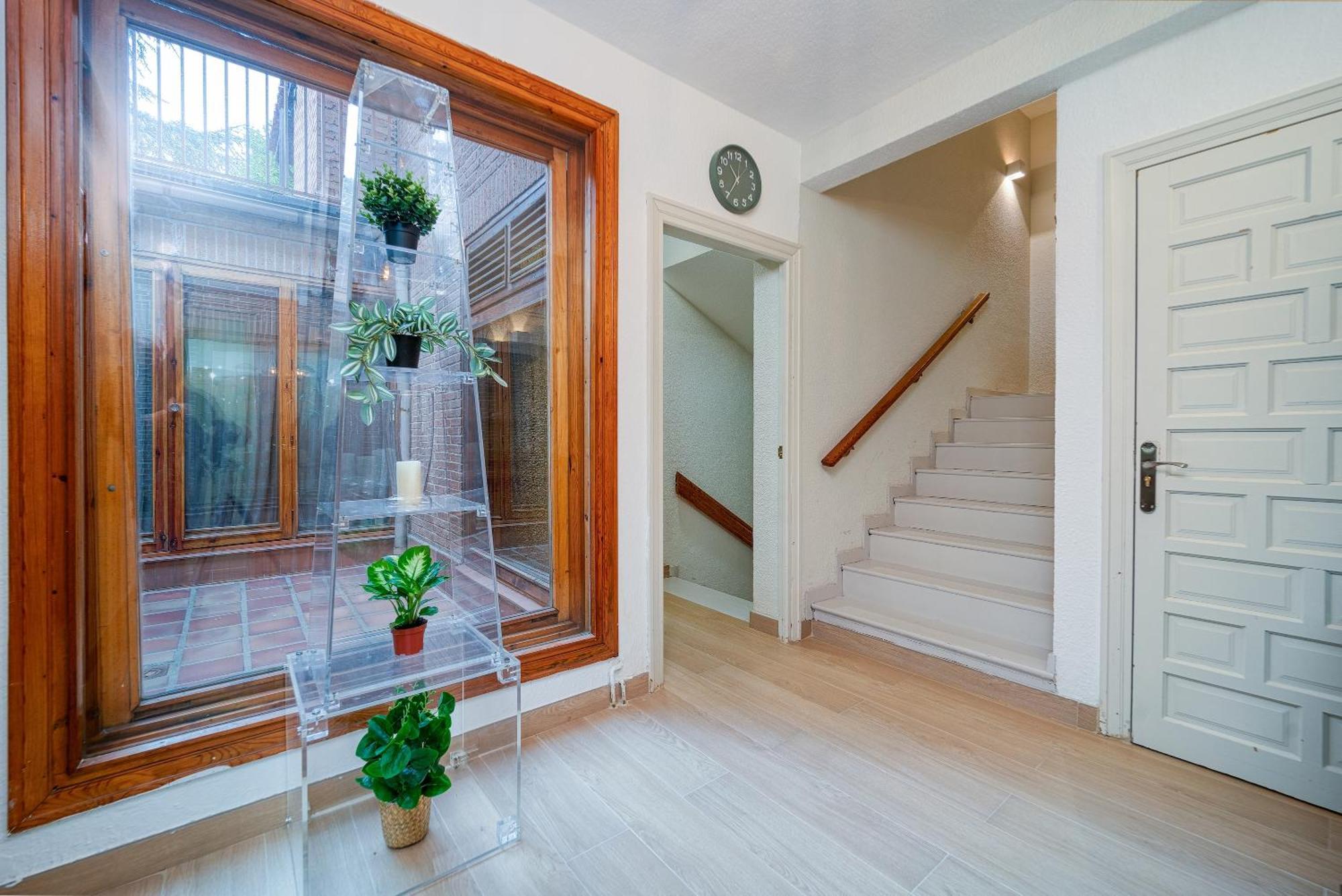P Casacafe Madrid Calle Carlos Dubois 3 المظهر الخارجي الصورة