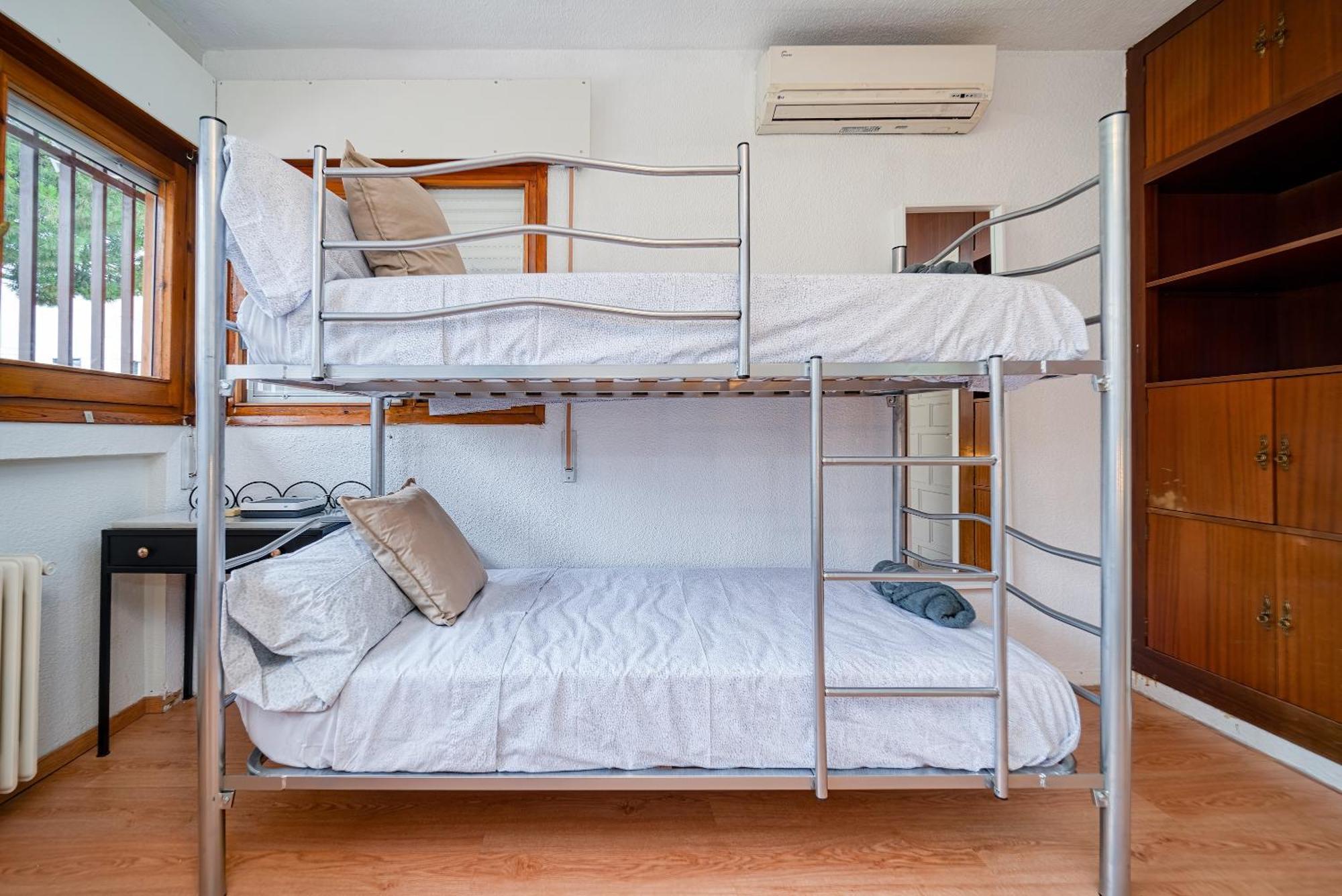 P Casacafe Madrid Calle Carlos Dubois 3 المظهر الخارجي الصورة