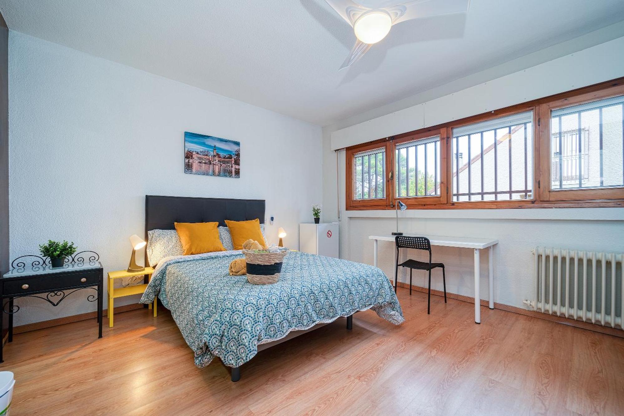 P Casacafe Madrid Calle Carlos Dubois 3 المظهر الخارجي الصورة