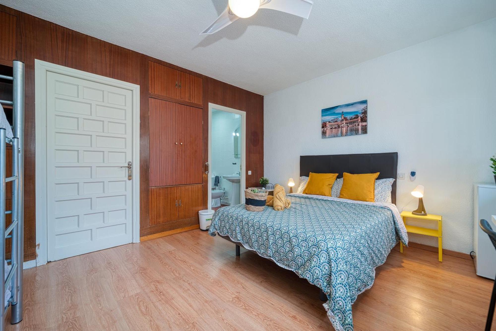 P Casacafe Madrid Calle Carlos Dubois 3 المظهر الخارجي الصورة