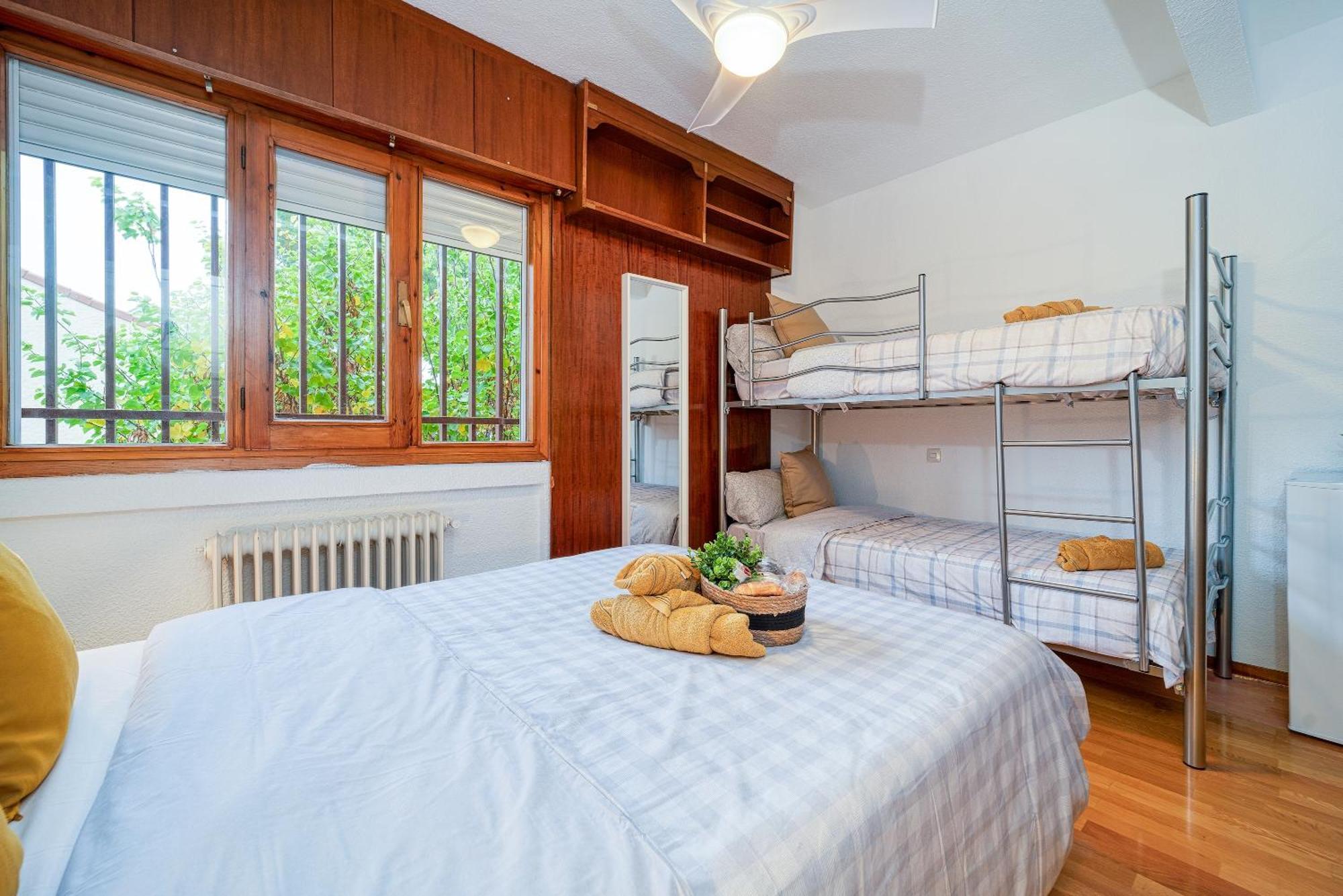 P Casacafe Madrid Calle Carlos Dubois 3 المظهر الخارجي الصورة
