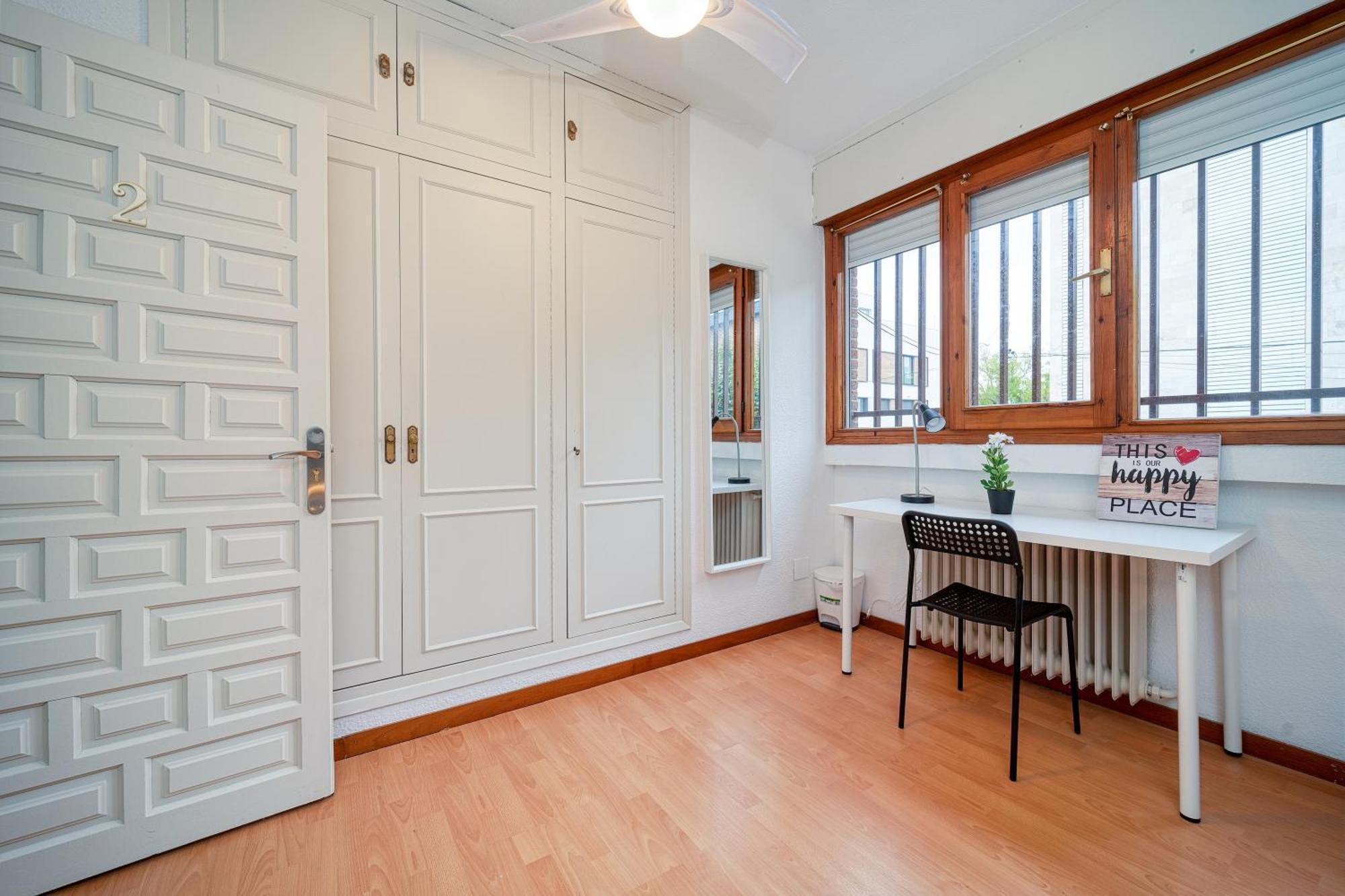 P Casacafe Madrid Calle Carlos Dubois 3 المظهر الخارجي الصورة