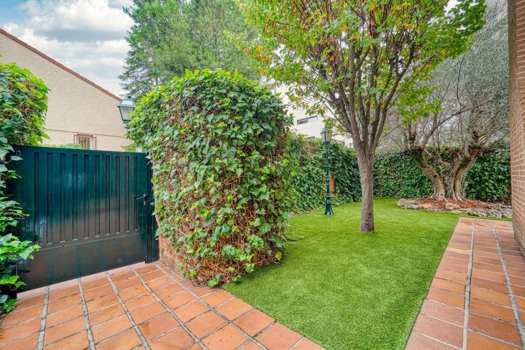P Casacafe Madrid Calle Carlos Dubois 3 المظهر الخارجي الصورة
