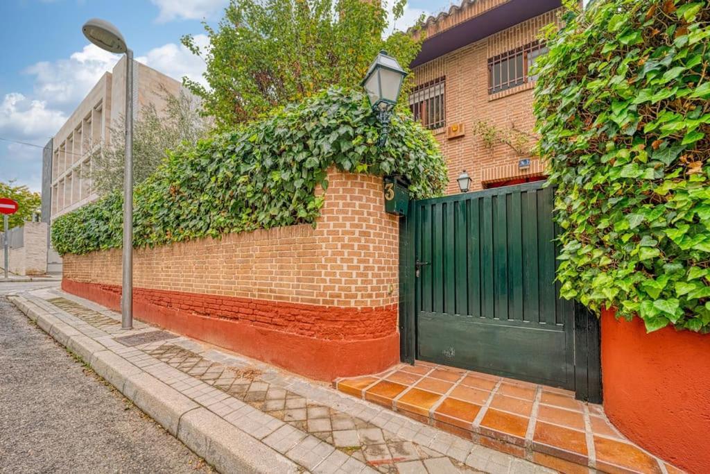 P Casacafe Madrid Calle Carlos Dubois 3 المظهر الخارجي الصورة