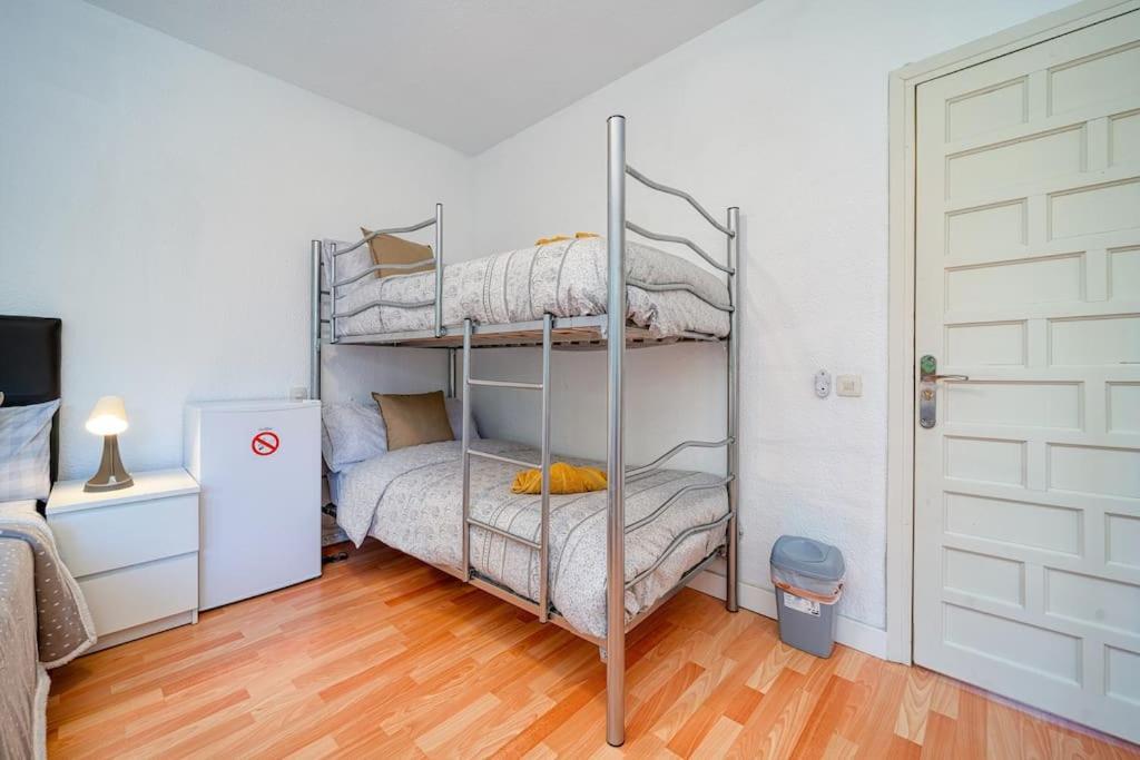 P Casacafe Madrid Calle Carlos Dubois 3 المظهر الخارجي الصورة