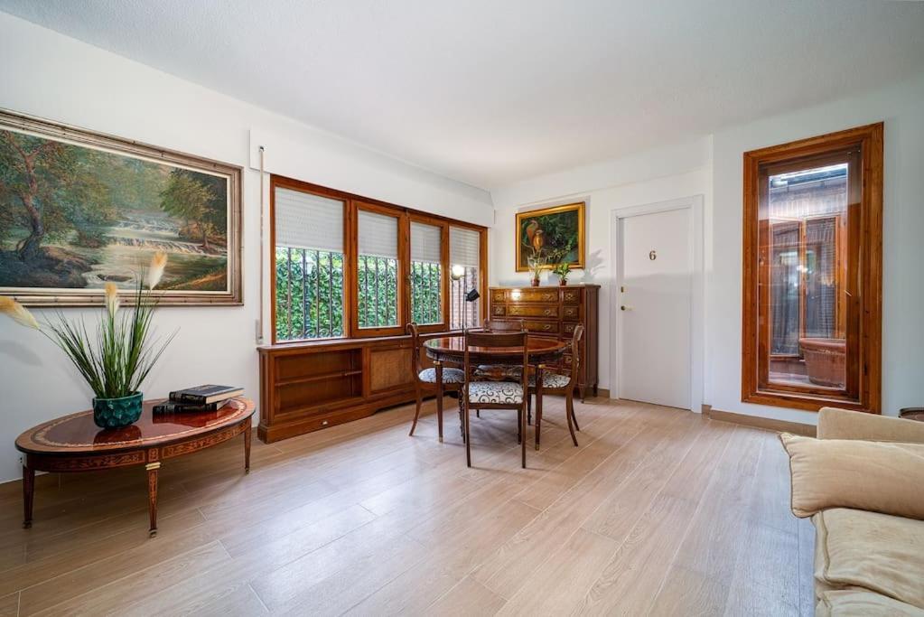 P Casacafe Madrid Calle Carlos Dubois 3 المظهر الخارجي الصورة