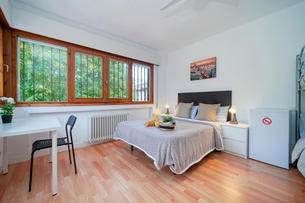 P Casacafe Madrid Calle Carlos Dubois 3 المظهر الخارجي الصورة
