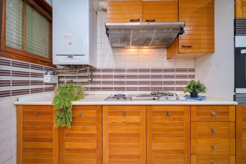 P Casacafe Madrid Calle Carlos Dubois 3 المظهر الخارجي الصورة