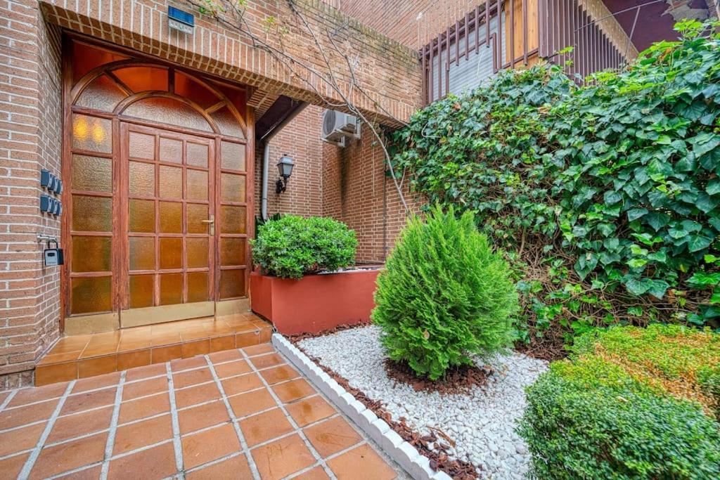 P Casacafe Madrid Calle Carlos Dubois 3 المظهر الخارجي الصورة