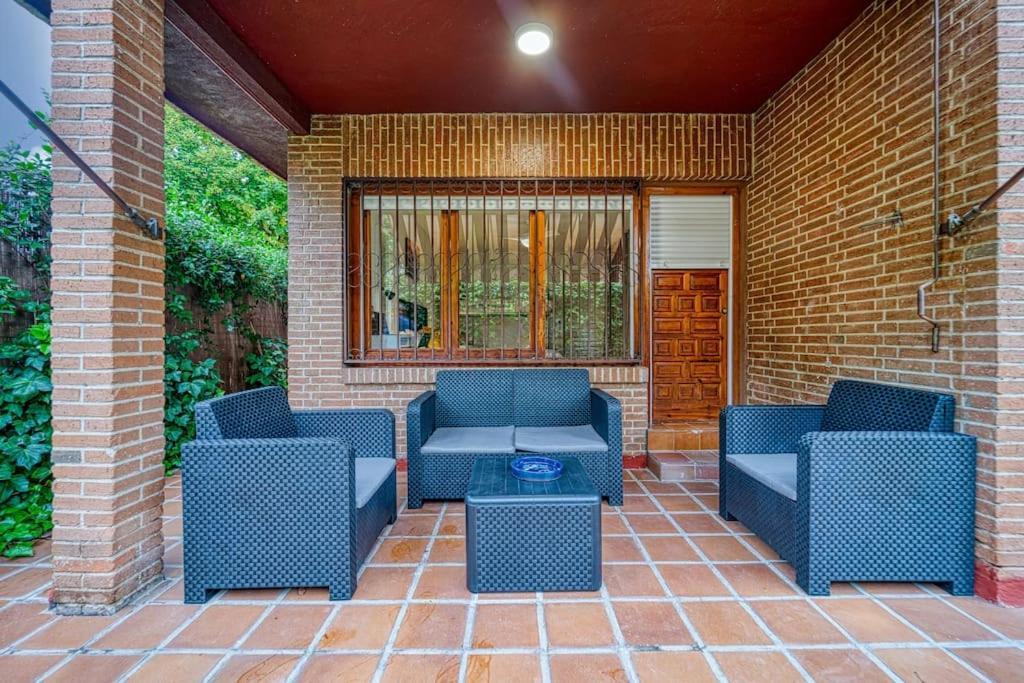 P Casacafe Madrid Calle Carlos Dubois 3 المظهر الخارجي الصورة