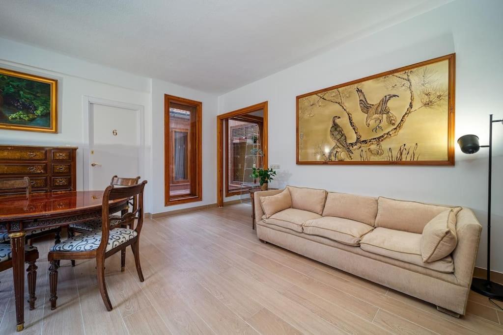 P Casacafe Madrid Calle Carlos Dubois 3 المظهر الخارجي الصورة