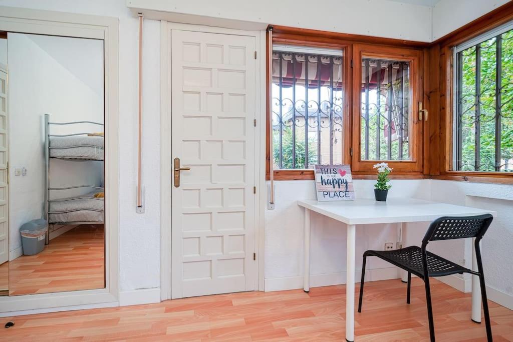 P Casacafe Madrid Calle Carlos Dubois 3 المظهر الخارجي الصورة