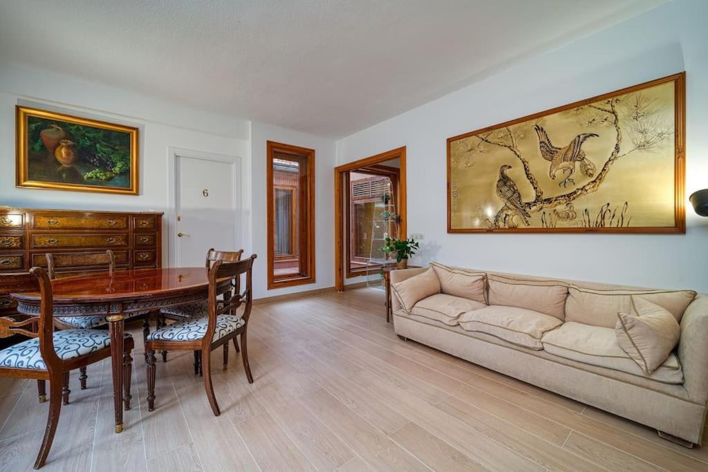 P Casacafe Madrid Calle Carlos Dubois 3 المظهر الخارجي الصورة