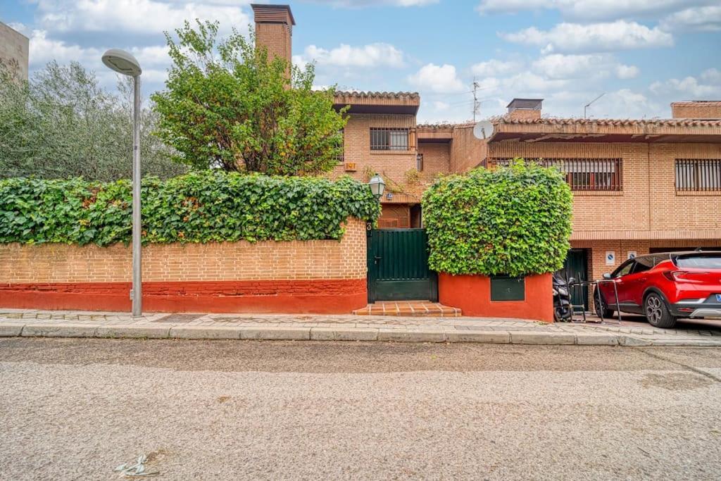 P Casacafe Madrid Calle Carlos Dubois 3 المظهر الخارجي الصورة