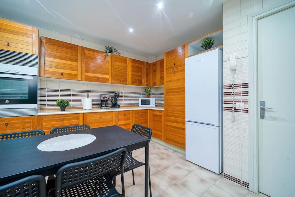 P Casacafe Madrid Calle Carlos Dubois 3 المظهر الخارجي الصورة